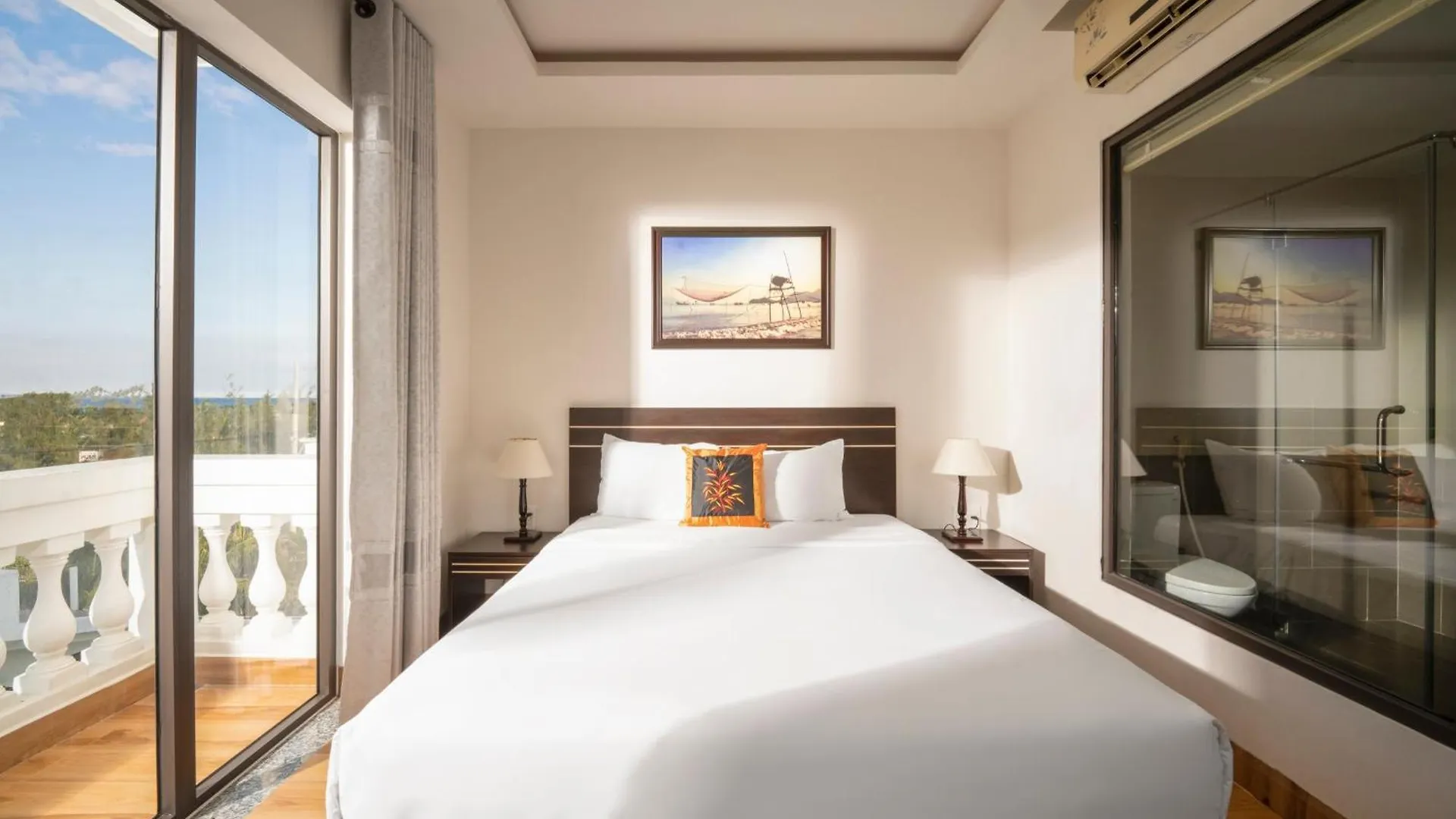 Hoi An Beach Hotel 4*, Hoi An